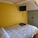 Pensao Residencial Flor Dos Cavaleiros Гостьовий будинок Лісабон