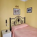 Pensao Residencial Flor Dos Cavaleiros 2* Лісабон