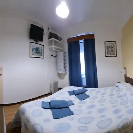 Pensao Residencial Flor Dos Cavaleiros 2*