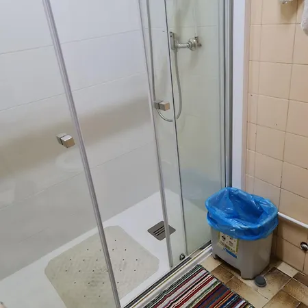 Pensao Residencial Flor Dos Cavaleiros بيت ضيافة Lisboa