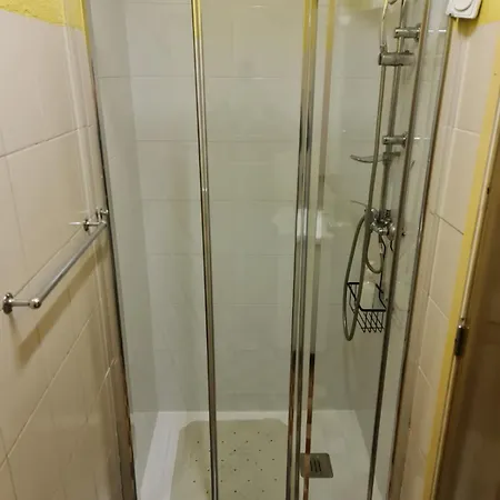 بيت ضيافة Pensao Residencial Flor Dos Cavaleiros 2*