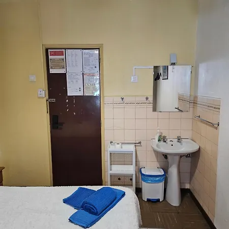 Pensao Residencial Flor Dos Cavaleiros 2* Лісабон