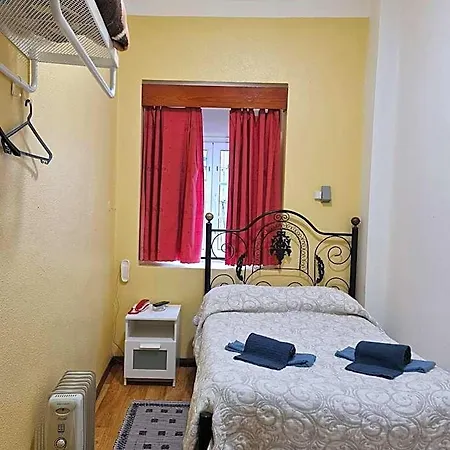 Pensao Residencial Flor Dos Cavaleiros Affittacamere