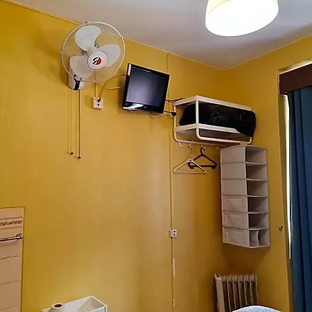 게스트하우스 Pensao Residencial Flor Dos Cavaleiros 2*