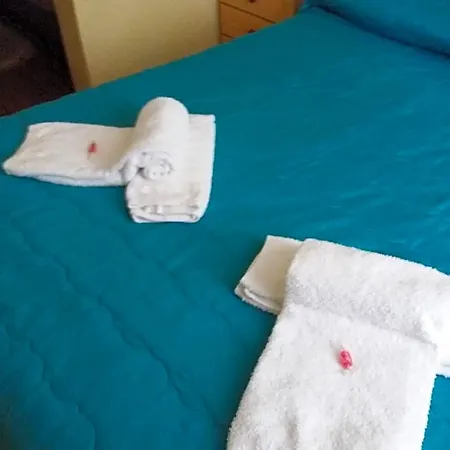 Pensao Residencial Flor Dos Cavaleiros 게스트하우스 2*