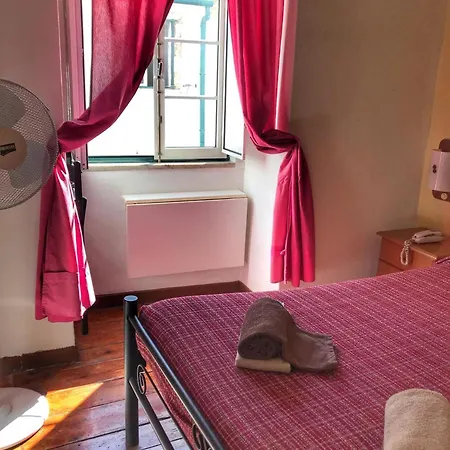 Affittacamere Pensao Residencial Flor Dos Cavaleiros Lisbona