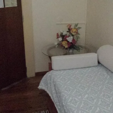 Pensao Residencial Flor Dos Cavaleiros Affittacamere Lisbona