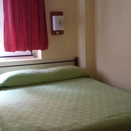 Pensao Residencial Flor Dos Cavaleiros 2* Lisboa