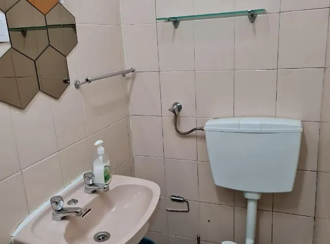 Gasthuis Pensao Residencial Flor Dos Cavaleiros 2*