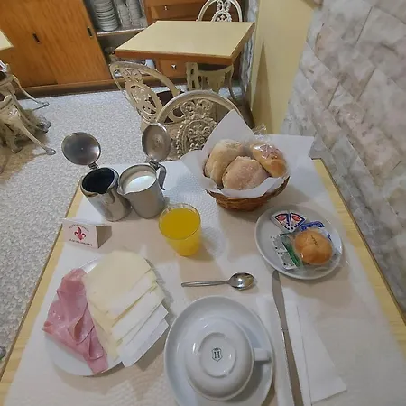 Pensao Residencial Flor Dos Cavaleiros Pensión