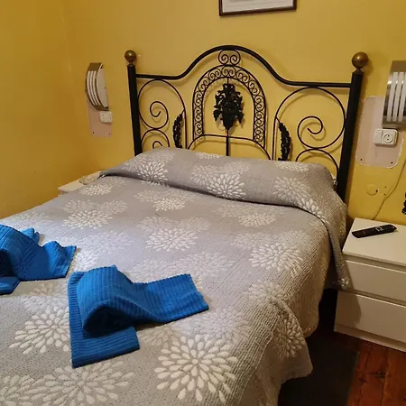 Pensao Residencial Flor Dos Cavaleiros Pensión 2*